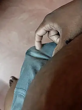 Snapshot of dinesh682 chatting on April 4, 2026, 6:42 am dinesh682 online show from April 4, 2026, 6:42 am