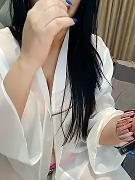 Snapshot of Queen_sousou chatting on November 23, 2025, 1:43 pm Queen sousou online show from November 23, 2025, 1:43 pm