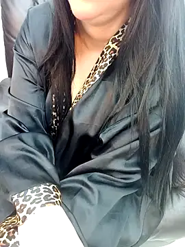 Snapshot of Queen_sousou chatting on January 31, 2025, 11:03 pm Queen sousou online show from January 31, 2025, 11:03 pm