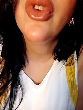 Snapshot of Queen_sousou chatting on March 20, 2025, 12:30 am Queen sousou online show from March 20, 2025, 12:30 am