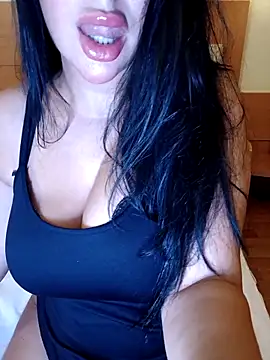 Snapshot of Queen_sousou chatting on May 2, 2026, 7:52 pm Queen sousou online show from May 2, 2026, 7:52 pm