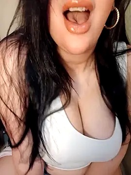 Snapshot of Queen_sousou chatting on March 12, 2025, 1:58 am Queen sousou online show from March 12, 2025, 1:58 am