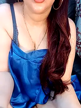 Snapshot of Queen_sousou chatting on February 22, 2025, 1:11 am Queen sousou online show from February 22, 2025, 1:11 am