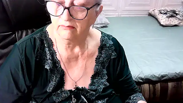 Snapshot of LolkaAlyss chatting on December 19, 2025, 3:32 am LolkaAlyss online show from December 19, 2025, 3:32 am