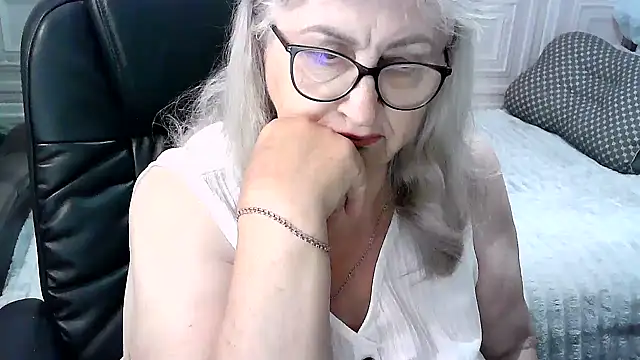 LolkaAlyss online show from June 11, 2026, 4:09 am