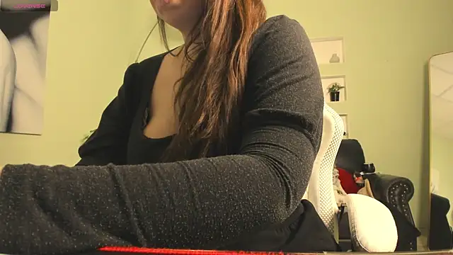 BattyMoll online show from March 26, 2026, 3:43 pm