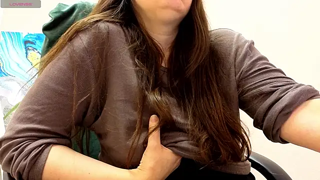 BattyMoll online show from November 5, 2025, 3:37 pm