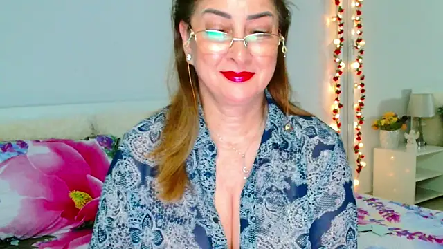 Snapshot of Tyana40 chatting on May 7, 2026, 1:10 am Tyana40 online show from May 7, 2026, 1:10 am