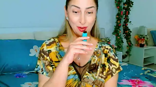 Tyana40 online show from March 18, 2025, 5:34 am