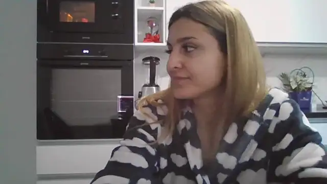 Snapshot of NicolePlay chatting on March 11, 2026, 4:39 am NicolePlay online show from March 11, 2026, 4:39 am