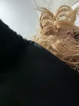 Snapshot of NicolePlay chatting on April 4, 2026, 4:19 am NicolePlay online show from April 4, 2026, 4:19 am