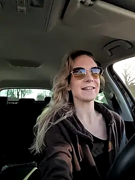 Snapshot of NaomiAndFriends chatting on March 7, 2025, 8:34 am NaomiAndFriends online show from March 7, 2025, 8:34 am