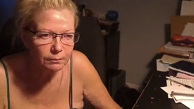 Snapshot of XTRAHORNYONE chatting on March 1, 2025, 2:48 am XTRAHORNYONE online show from March 1, 2025, 2:48 am