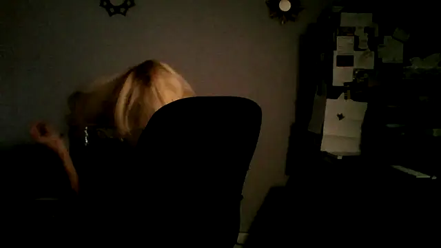 Snapshot of XTRAHORNYONE chatting on October 12, 2025, 12:56 am XTRAHORNYONE online show from October 12, 2025, 12:56 am