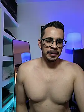 Snapshot of towers_j chatting on December 22, 2025, 5:57 pm towers j online show from December 22, 2025, 5:57 pm