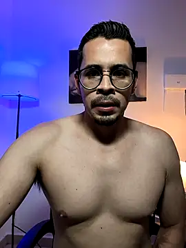 Snapshot of towers_j chatting on January 7, 2026, 11:32 pm towers j online show from January 7, 2026, 11:32 pm