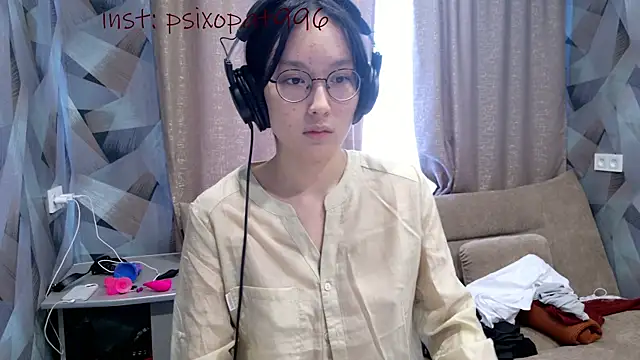 Snapshot of aliiiiiina chatting on September 16, 2025, 7:31 am aliiiiiina online show from September 16, 2025, 7:31 am