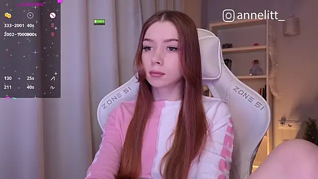 Snapshot of Annelitt chatting on December 21, 2024, 8:43 pm Annelitt online show from December 21, 2024, 8:43 pm