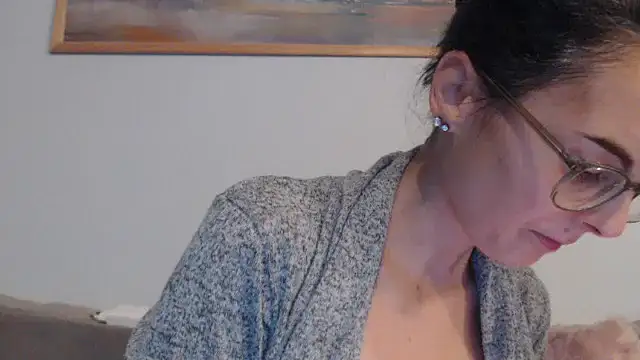 cleophee online show from December 5, 2025, 6:45 am