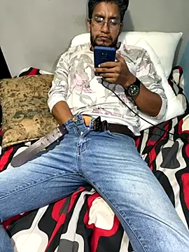 Snapshot of Darkdickhard chatting on November 6, 2025, 4:27 am Darkdickhard online show from November 6, 2025, 4:27 am