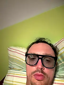 Snapshot of minga1995 chatting on September 21, 2025, 10:15 pm minga1995 online show from September 21, 2025, 10:15 pm