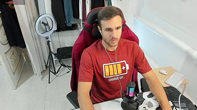 Snapshot of Raamoss chatting on September 13, 2025, 3:12 pm Raamoss online show from September 13, 2025, 3:12 pm