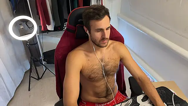 Snapshot of Raamoss chatting on October 12, 2025, 5:47 pm Raamoss online show from October 12, 2025, 5:47 pm