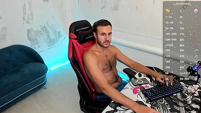 Snapshot of Raamoss chatting on March 18, 2025, 8:59 pm Raamoss online show from March 18, 2025, 8:59 pm