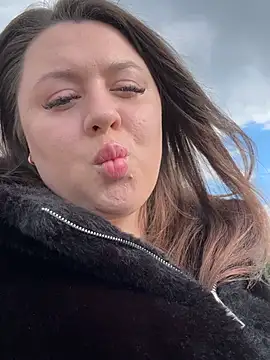 Sara Slow online show from April 21, 2026, 1:07 pm