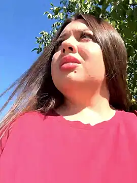 Snapshot of Sara_Slow chatting on September 24, 2025, 9:05 am Sara Slow online show from September 24, 2025, 9:05 am