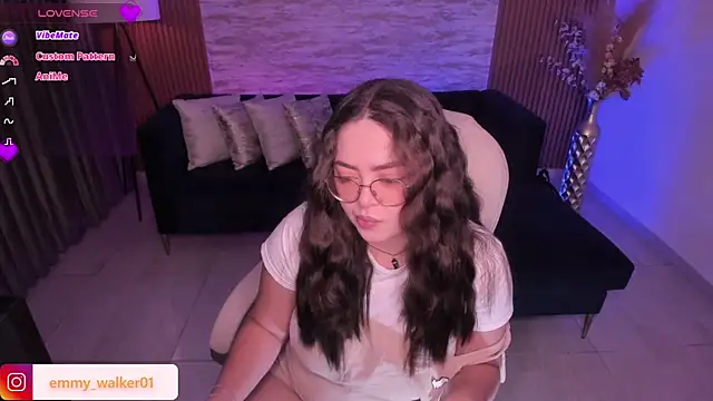 emmy walker online show from December 4, 2025, 11:09 am