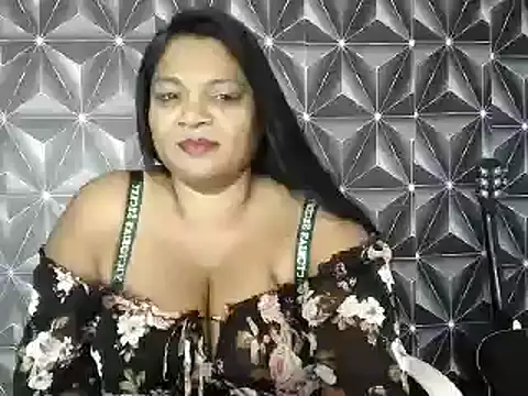 Snapshot of IndianDelia chatting on May 6, 2026, 6:06 am IndianDelia online show from May 6, 2026, 6:06 am