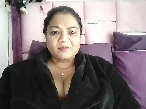 Snapshot of IndianDelia chatting on May 13, 2026, 5:03 am IndianDelia online show from May 13, 2026, 5:03 am