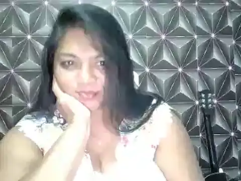 Snapshot of IndianDelia chatting on May 6, 2026, 8:57 pm IndianDelia online show from May 6, 2026, 8:57 pm
