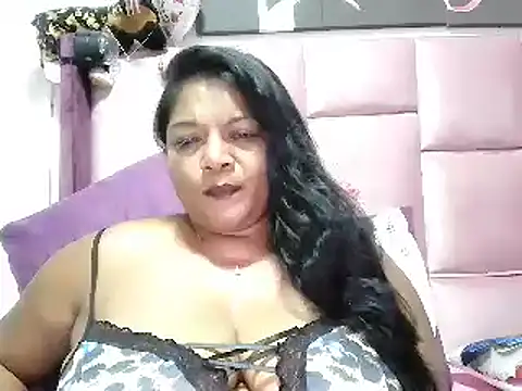 Snapshot of IndianDelia chatting on April 14, 2026, 1:10 am IndianDelia online show from April 14, 2026, 1:10 am