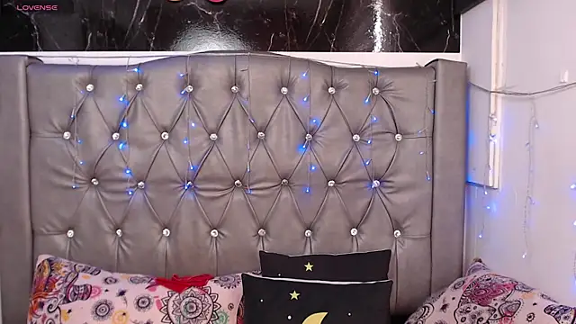 Snapshot of LAILAGUMMY chatting on March 31, 2026, 2:41 pm LAILAGUMMY online show from March 31, 2026, 2:41 pm