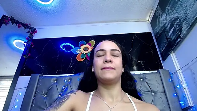 Snapshot of LAILAGUMMY chatting on February 20, 2025, 2:13 pm LAILAGUMMY online show from February 20, 2025, 2:13 pm