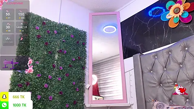 LAILAGUMMY online show from January 8, 2026, 12:33 pm