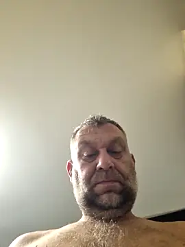 Snapshot of shygay42 chatting on October 22, 2025, 2:33 am shygay42 online show from October 22, 2025, 2:33 am