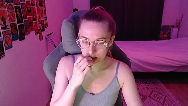 AnabelFrel online show from March 19, 2026, 12:10 am