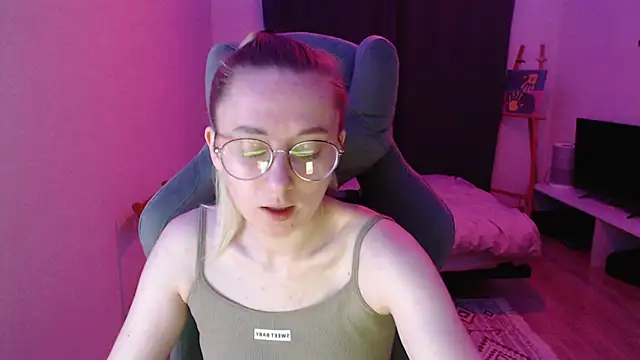 Snapshot of AnabelFrel chatting on October 16, 2025, 12:08 am AnabelFrel online show from October 16, 2025, 12:08 am