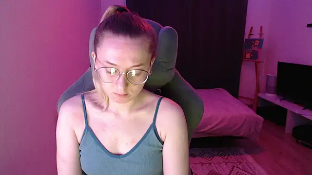 Snapshot of AnabelFrel chatting on December 18, 2025, 1:11 am AnabelFrel online show from December 18, 2025, 1:11 am