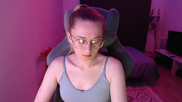 Snapshot of AnabelFrel chatting on September 18, 2025, 12:35 am AnabelFrel online show from September 18, 2025, 12:35 am