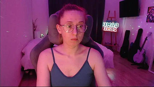 Snapshot of AnabelFrel chatting on February 16, 2025, 12:52 am AnabelFrel online show from February 16, 2025, 12:52 am