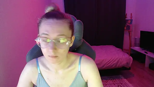 Snapshot of AnabelFrel chatting on October 26, 2025, 12:33 am AnabelFrel online show from October 26, 2025, 12:33 am