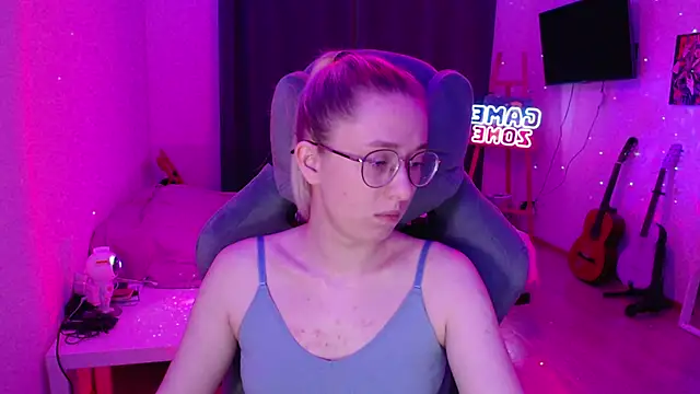 Snapshot of AnabelFrel chatting on December 15, 2024, 12:40 am AnabelFrel online show from December 15, 2024, 12:40 am