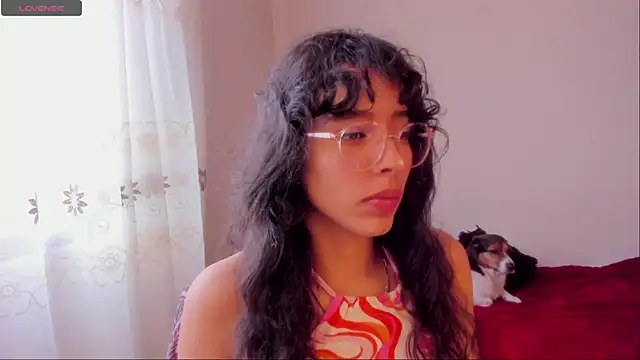 Snapshot of aluna_0310 chatting on December 26, 2024, 8:32 pm aluna 0310 online show from December 26, 2024, 8:32 pm