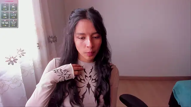 Snapshot of aluna_0310 chatting on October 13, 2025, 7:15 pm aluna 0310 online show from October 13, 2025, 7:15 pm