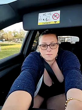 winniess40 online show from March 31, 2026, 6:59 am