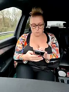 winniess40 online show from November 28, 2025, 9:53 am